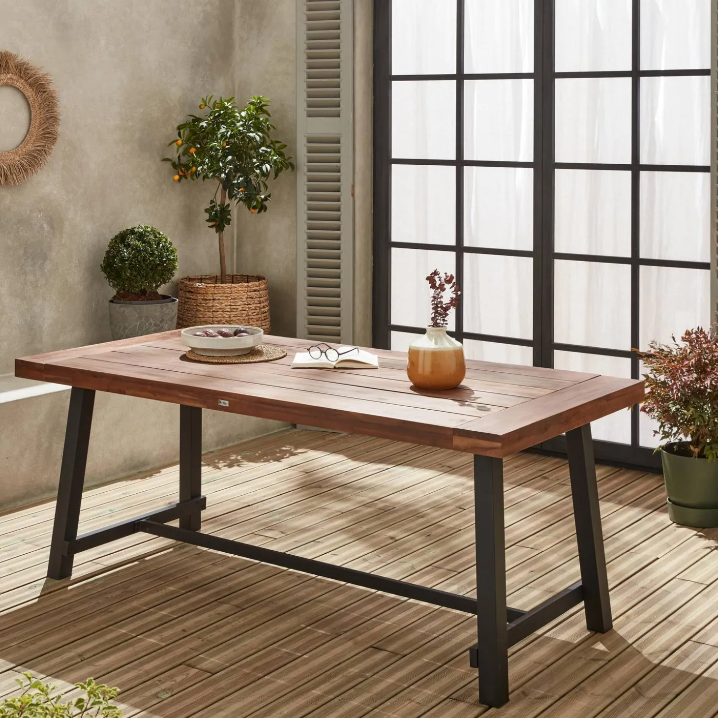 Acacia wood and steel table, indoor/outdoor