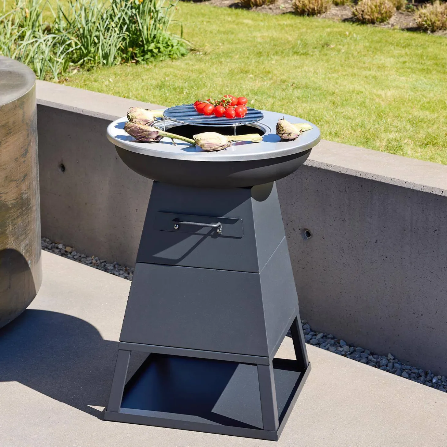 Brazier barbecue Ø59cm with storage space