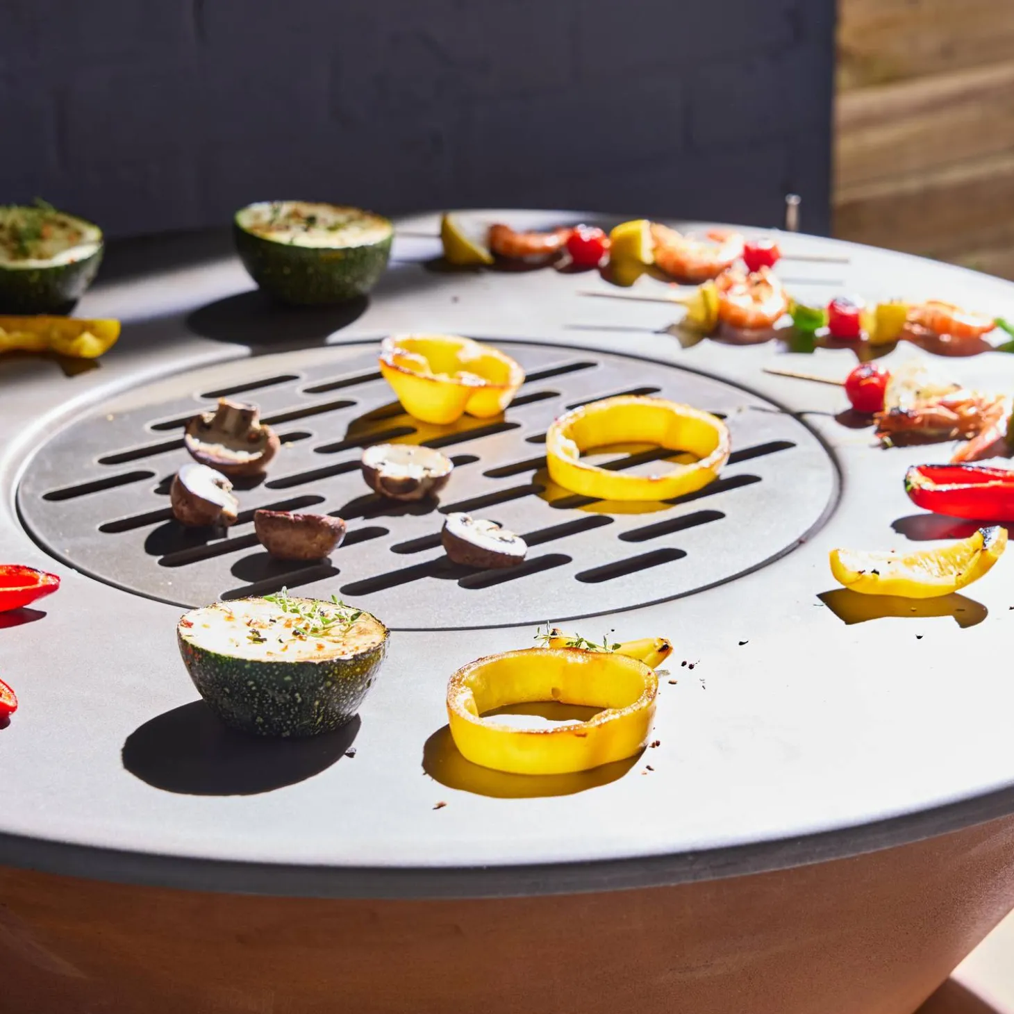Brazier grill Ø80cm service table with storage spaces protective cover