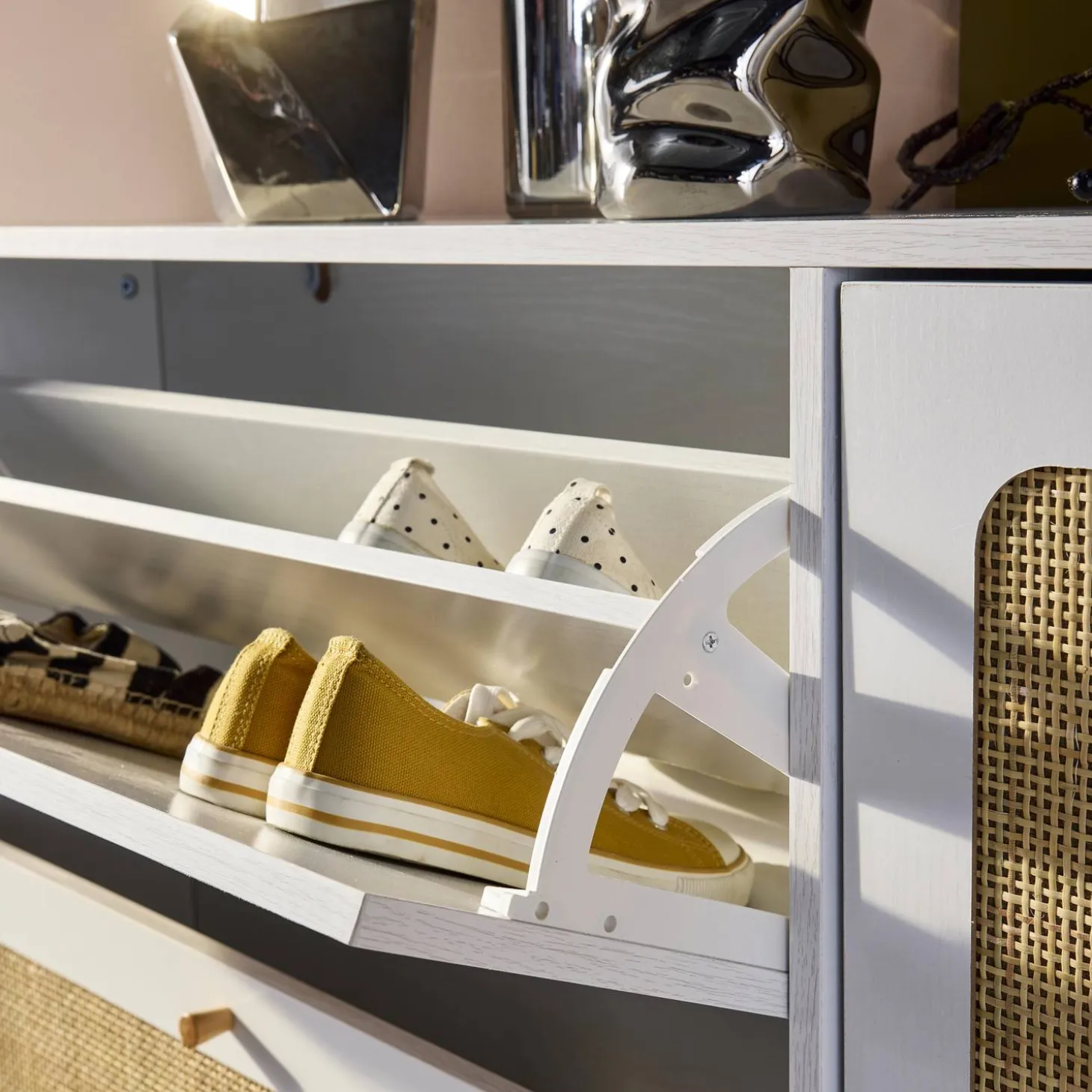 Canework shoe cabinet with 3 drawers