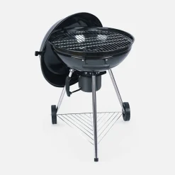 Charcoal kettle barbecue