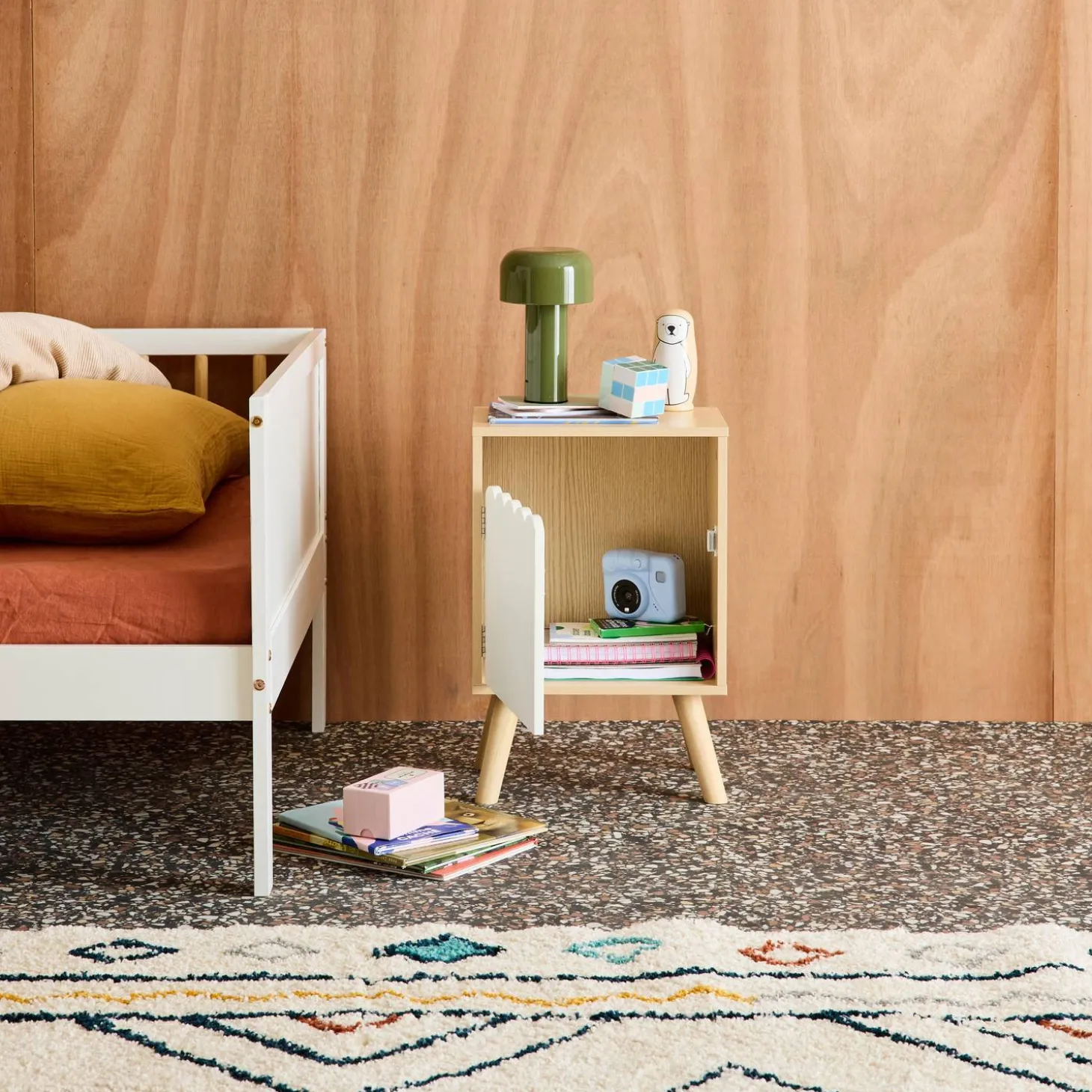 Children's bedside table, wood decor, 1 door