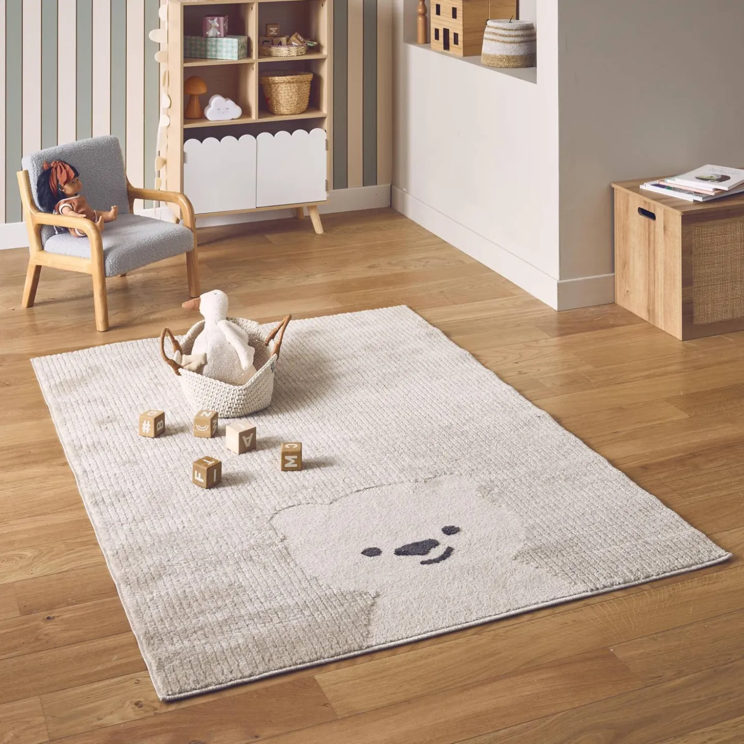 Children's cream rug, little teddy bear print