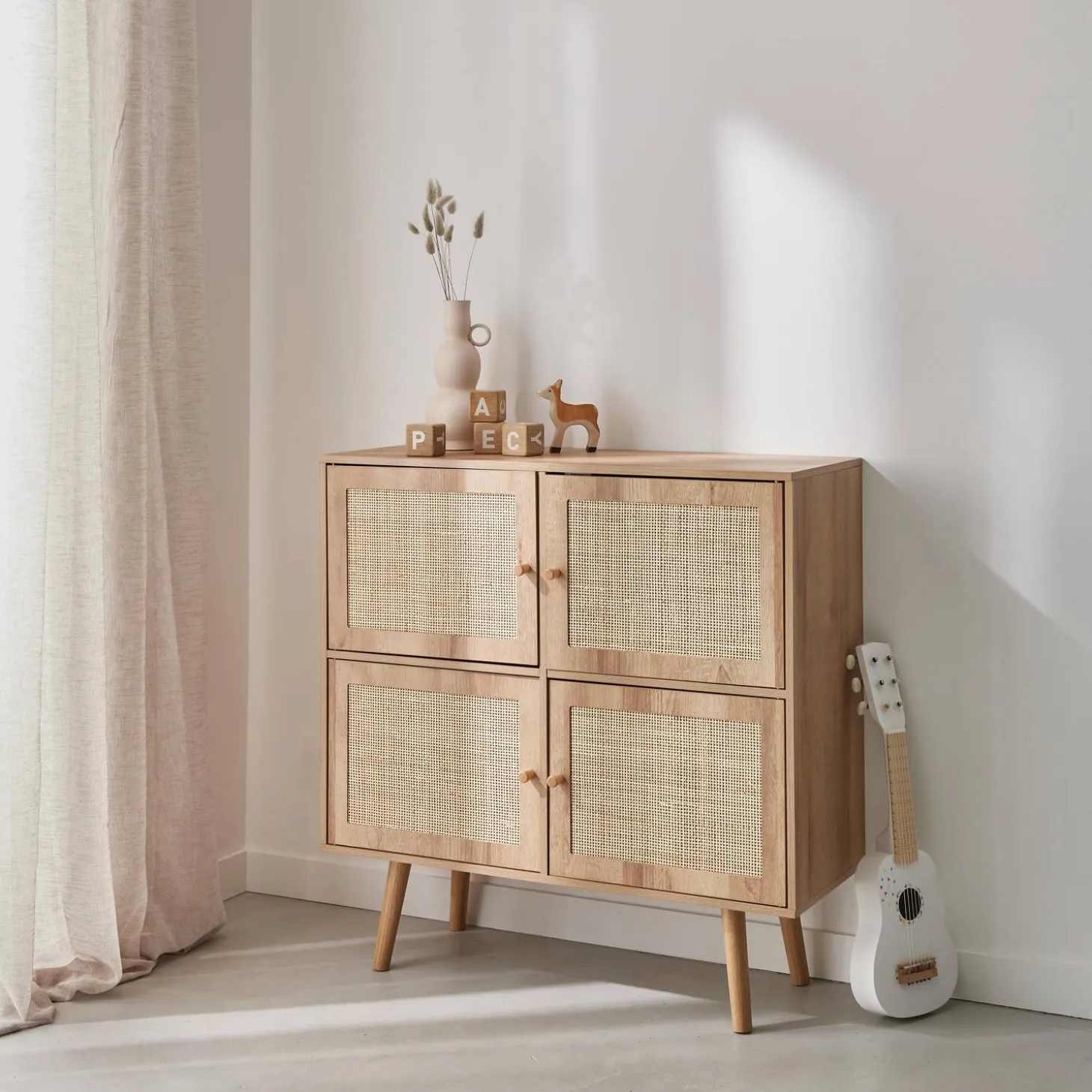 Children's 4-door chest of drawers with wood effect