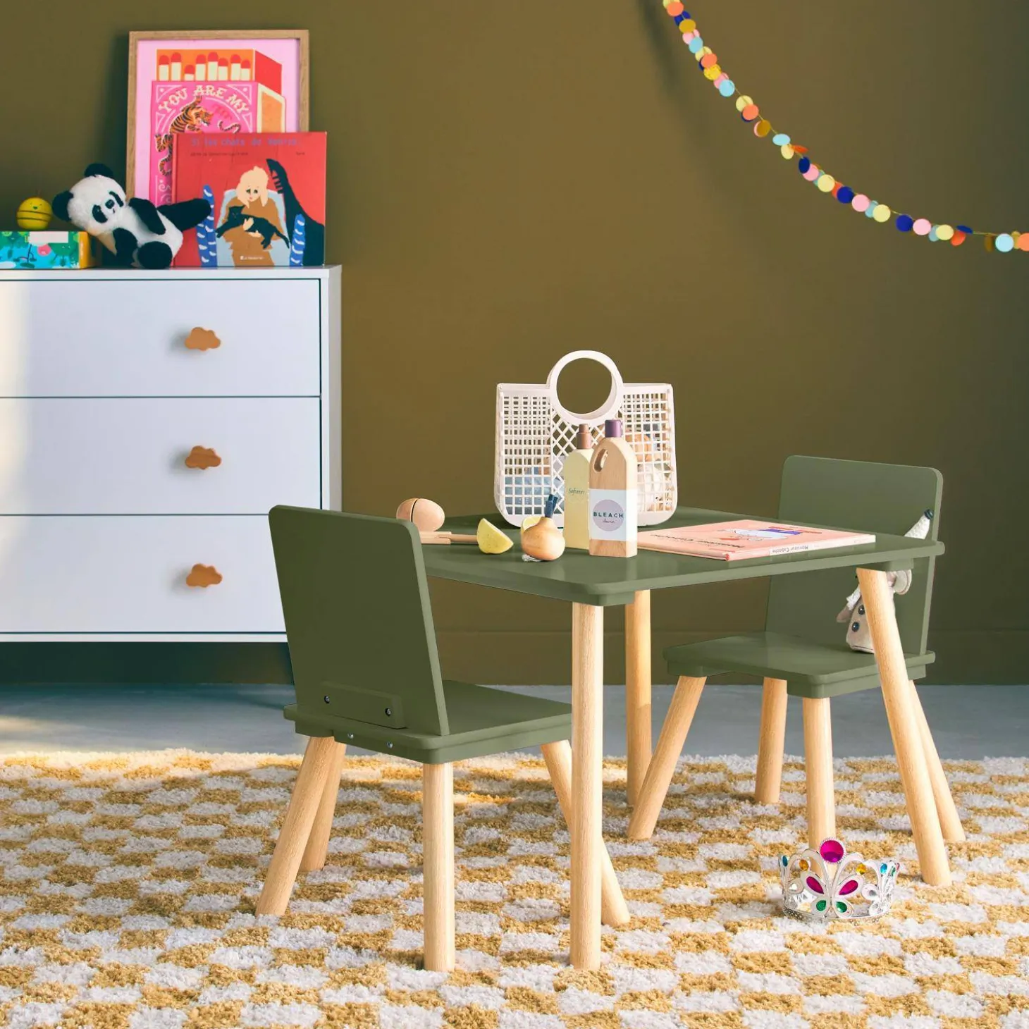 Children's square table with 2 chairs pine legs