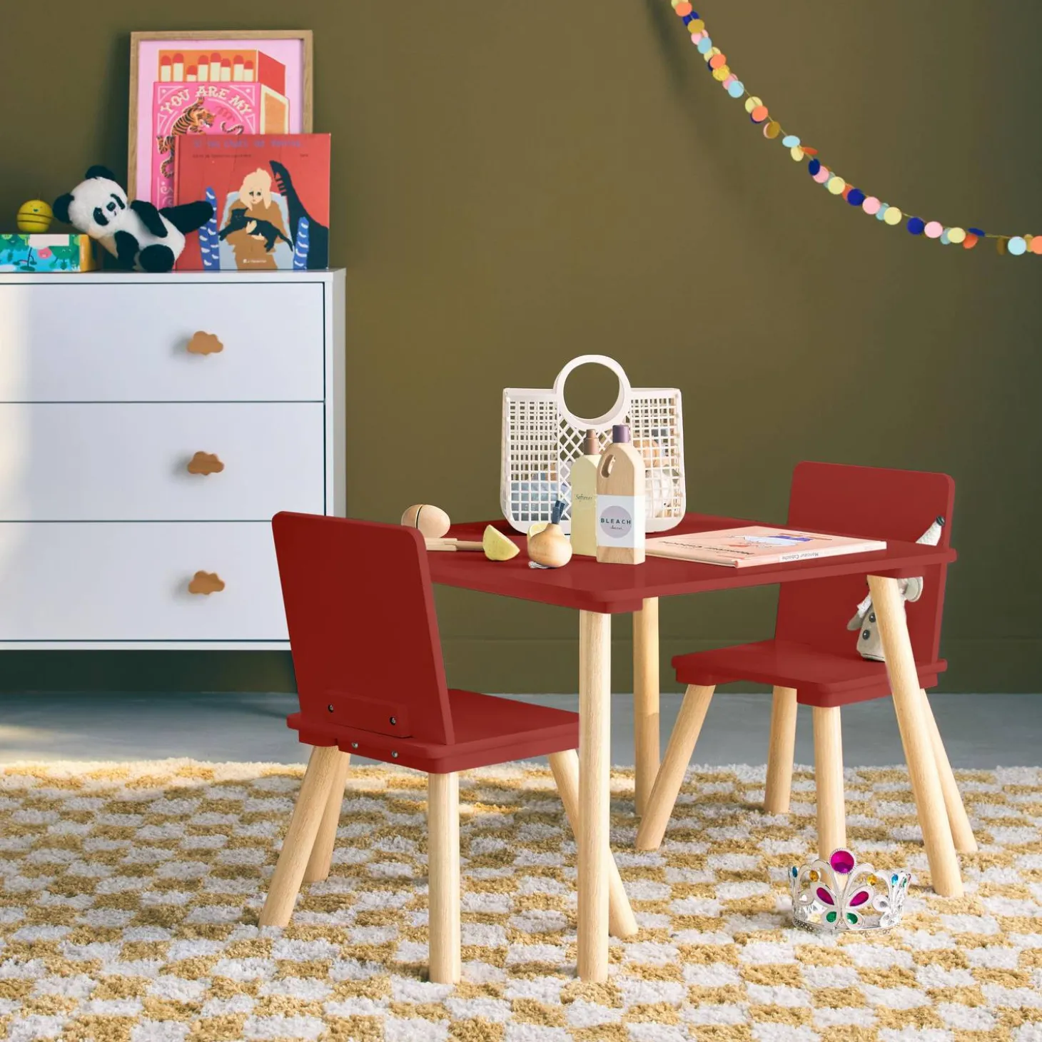 Children's square table with 2 chairs pine legs