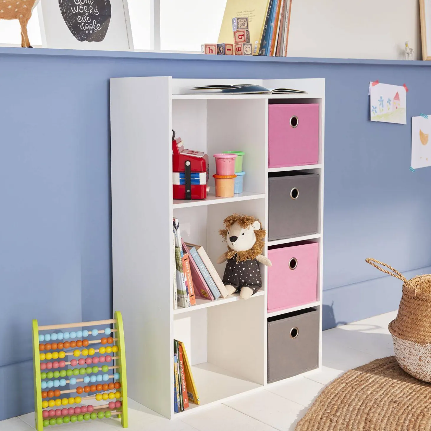 Children's storage unit with 4 baskets