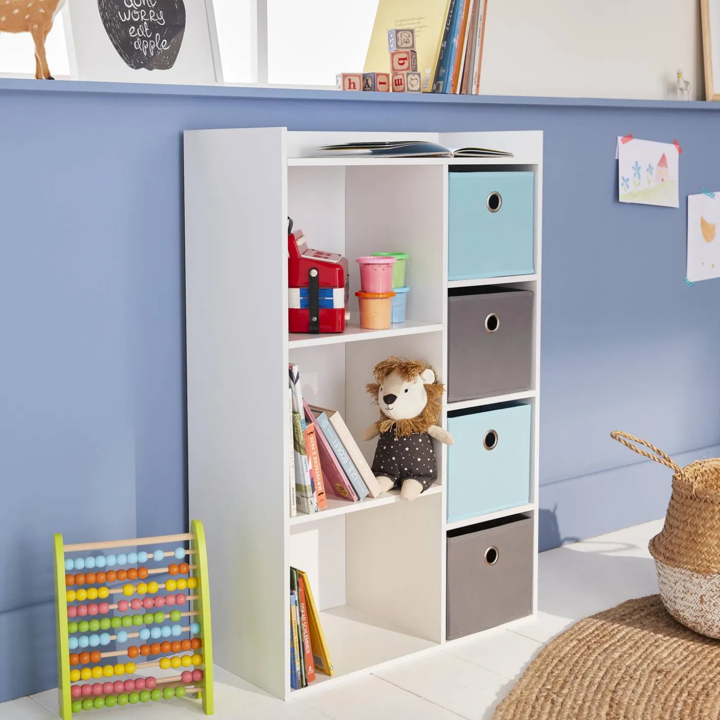 Children's storage unit with 4 baskets