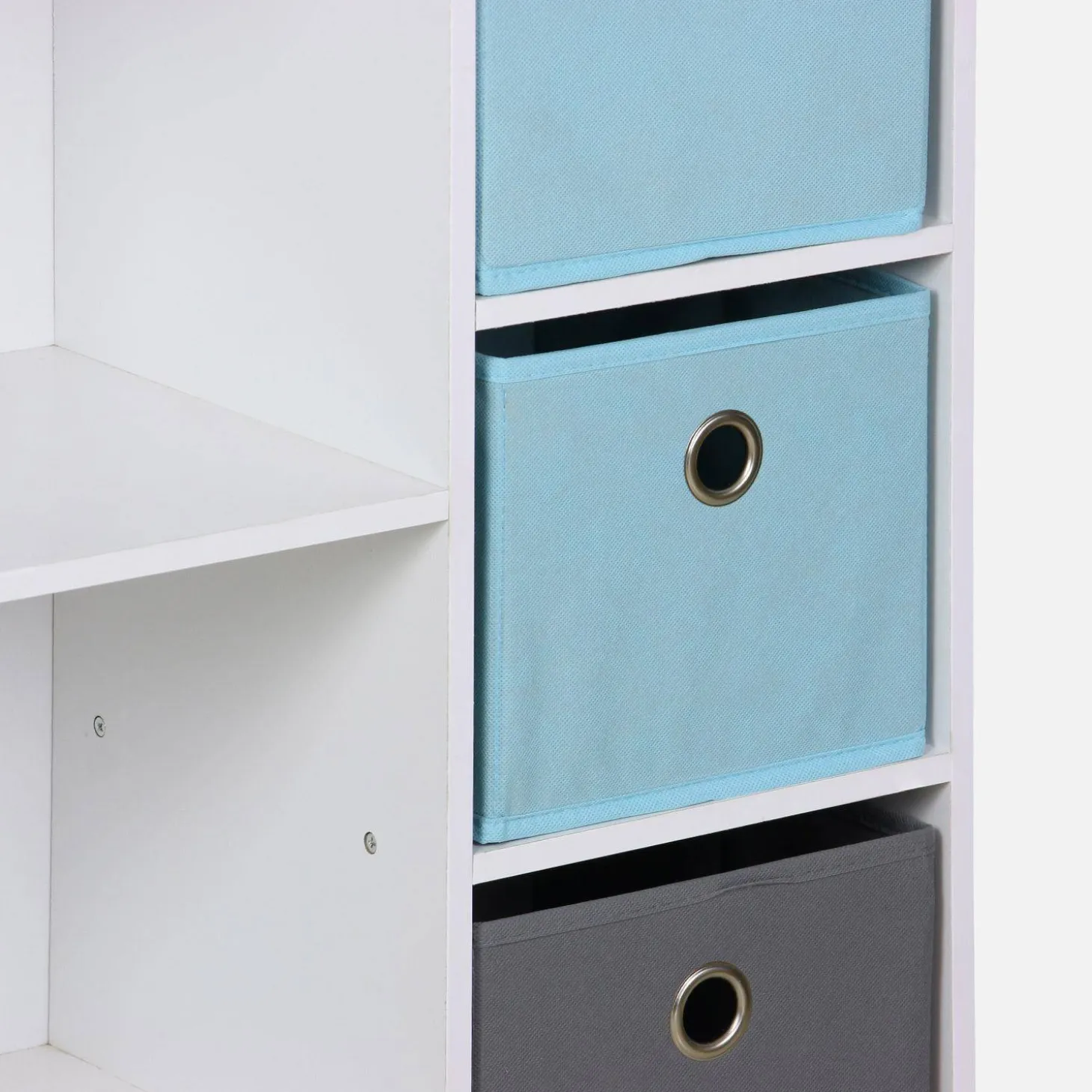 Children's storage unit with 4 baskets