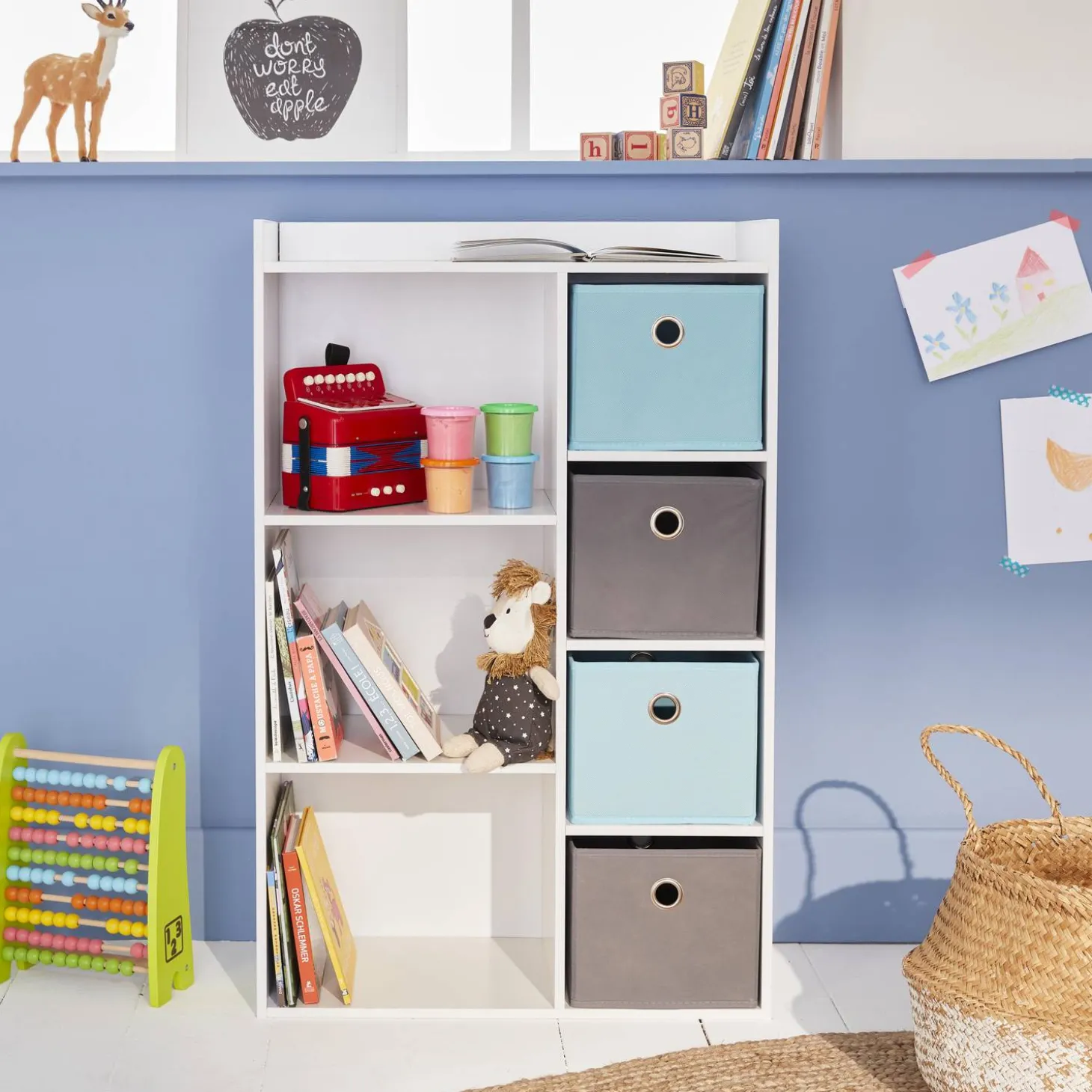 Children's storage unit with 4 baskets