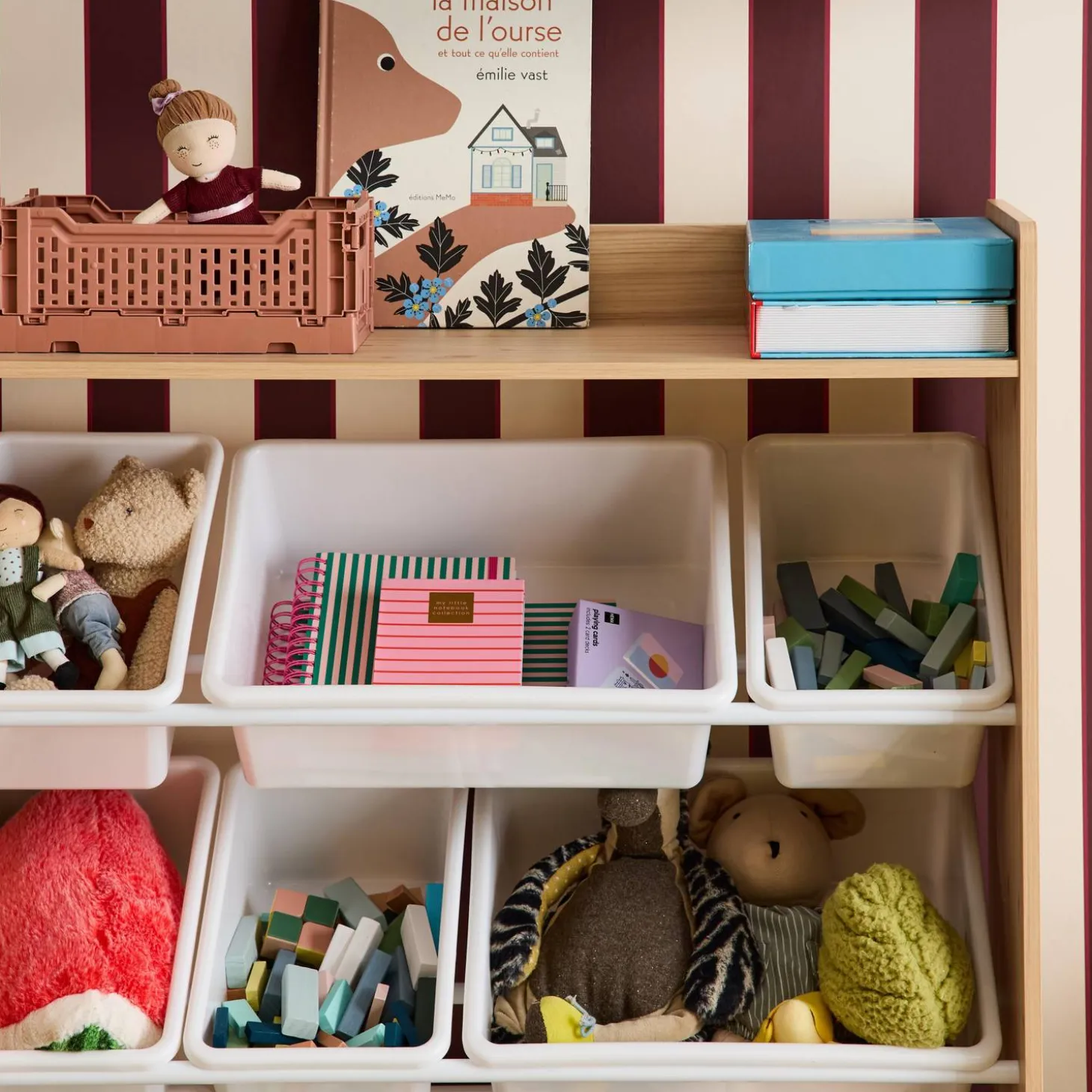 Children's storage unit with 9 storage boxes, 4 shelves, 1 door