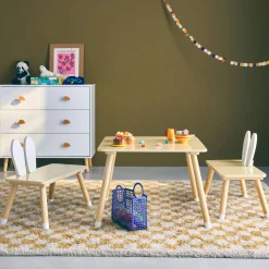 Children's table with 2 chairs