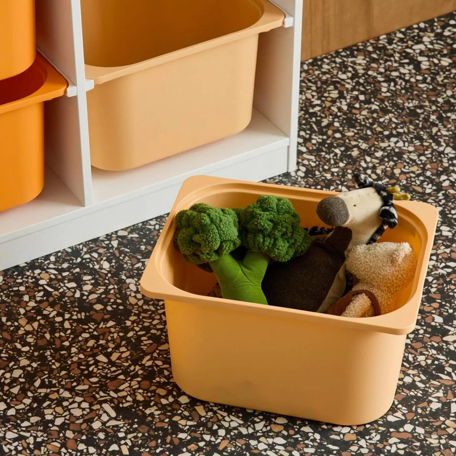 Children storage unit with 6 colourful bins, White