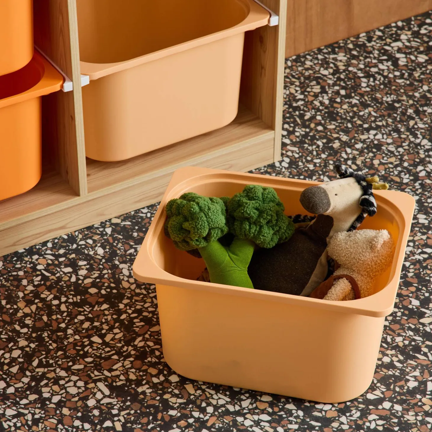 Children storage unit with 6 colourful bins, Natural
