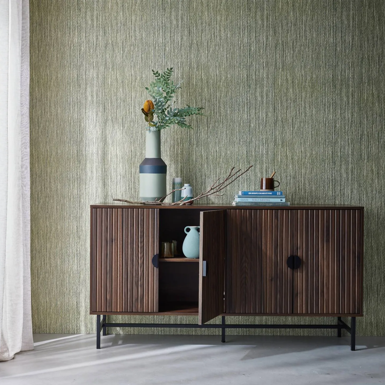 157.5cm sideboard cabinet with two doors and one shelf