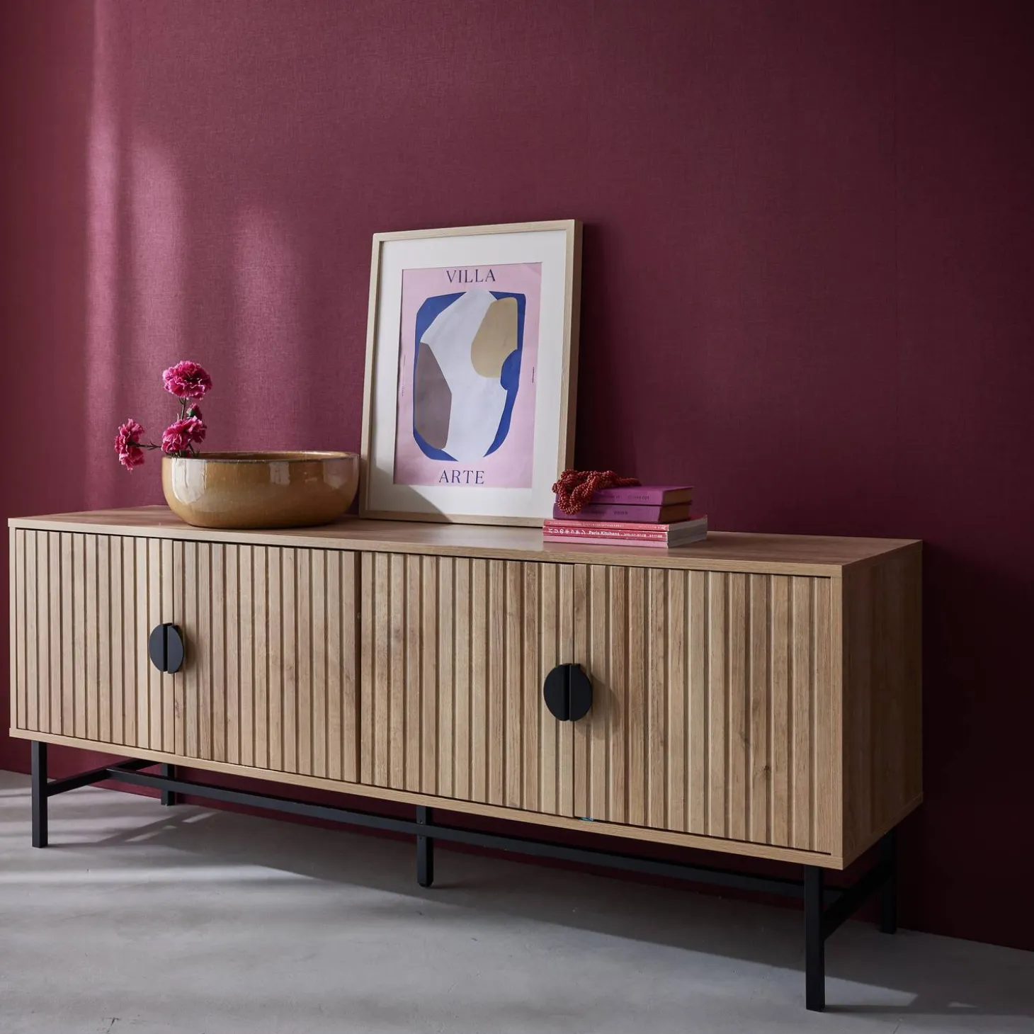 157.5cm TV unit wooden effect 4 doors