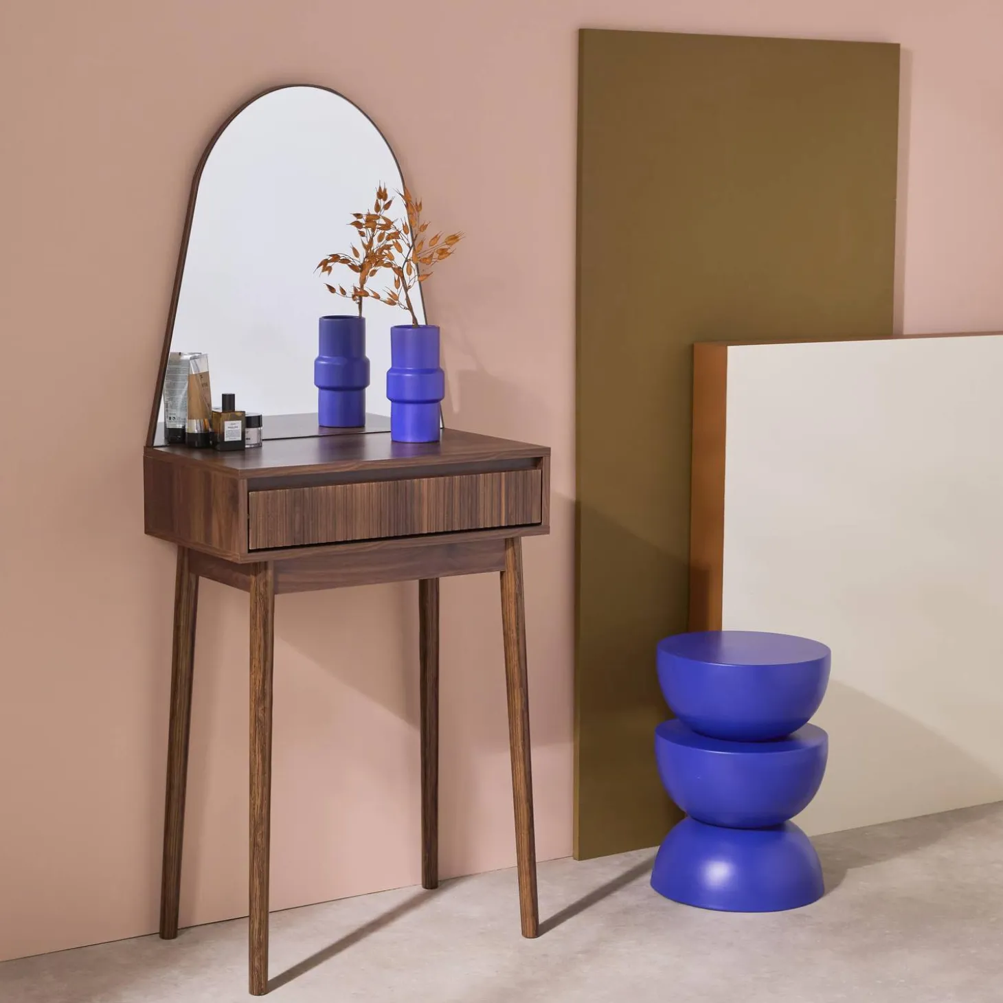 60cm wooden effect dresser with a rounded mirror and 1 drawer