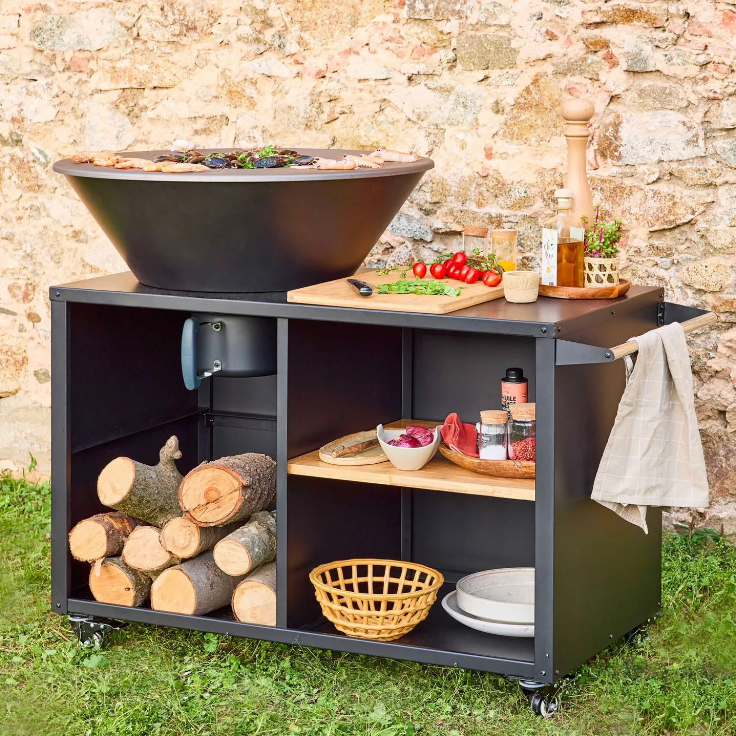 Cooking brazier Ø80cm, sideboard with storage spaces
