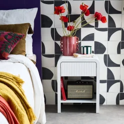 1-drawer bedside table with grooved wooden effect