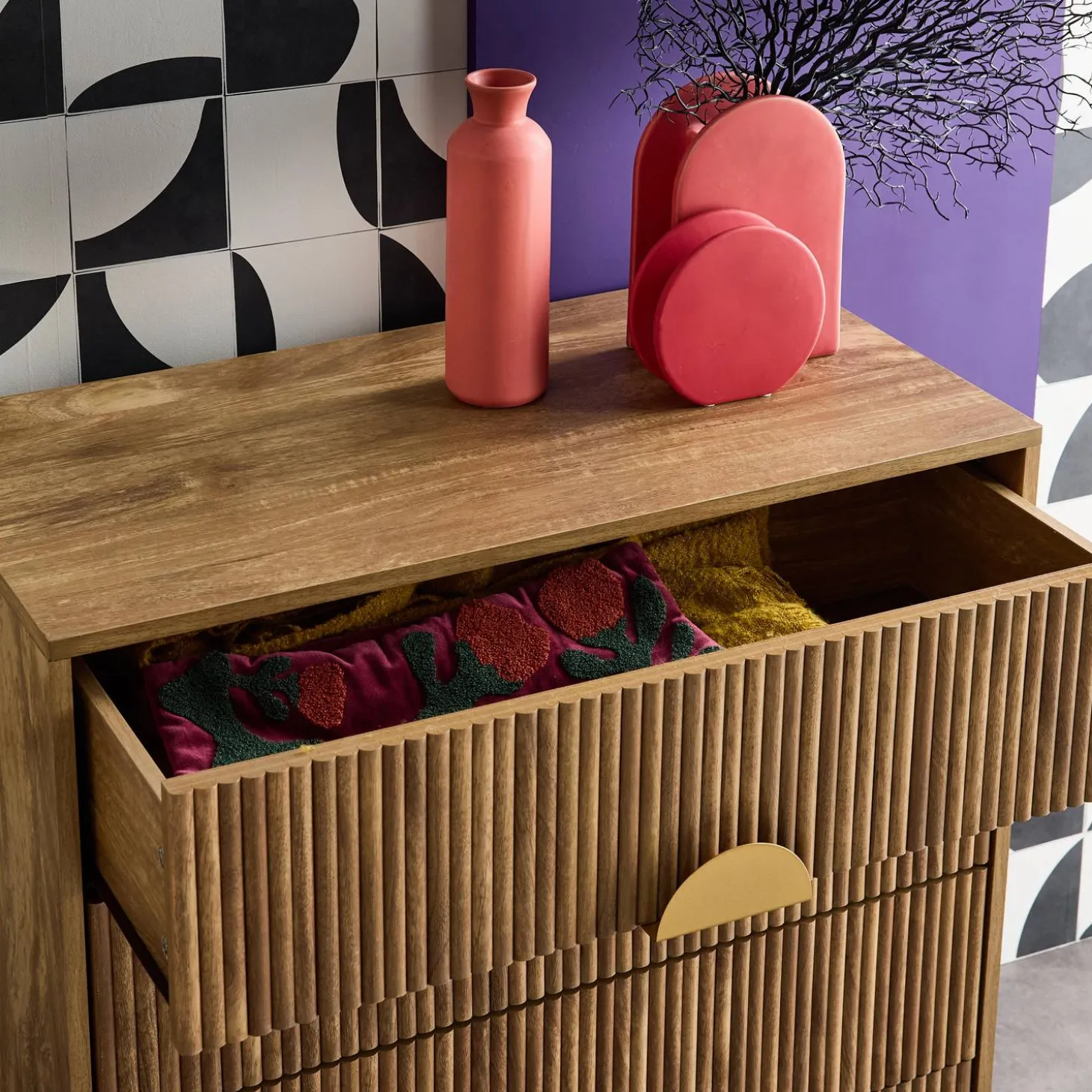 4-drawer chest with grooved mango wooden effect