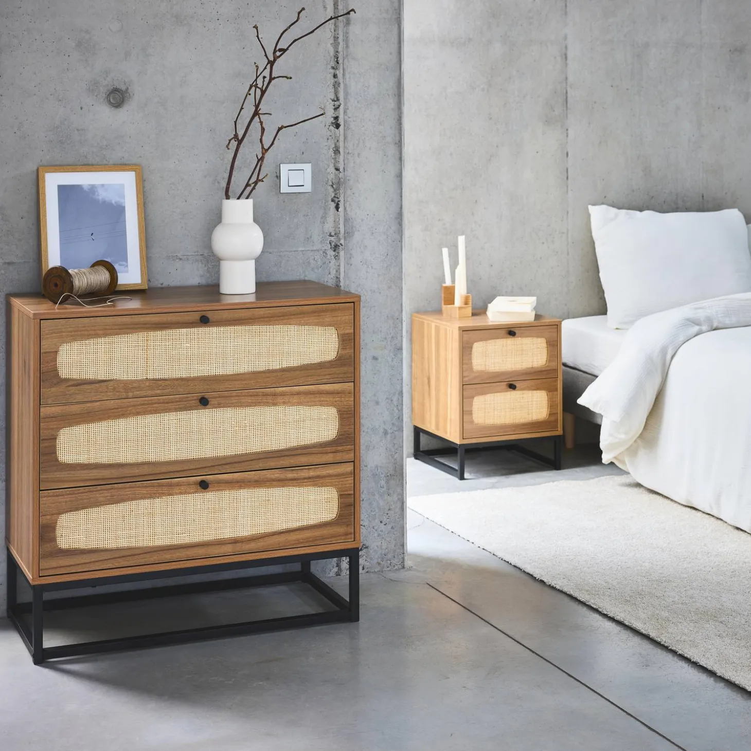 3-drawer chest with wood and cane effect
