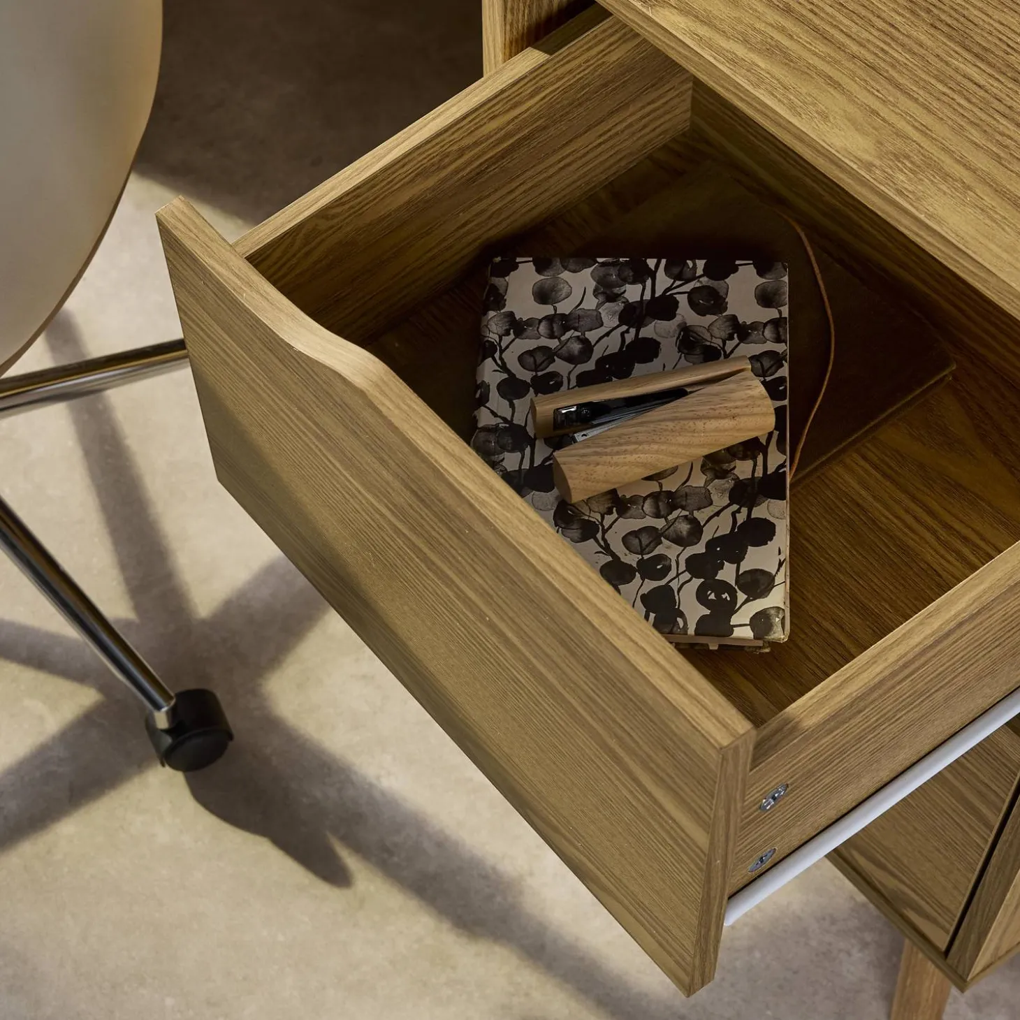 2-drawer desk with vintage walnut effect