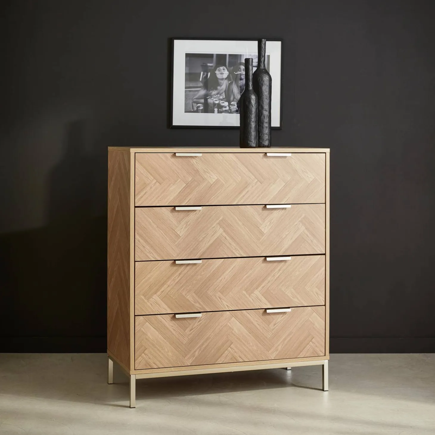4-drawer herringbone chest