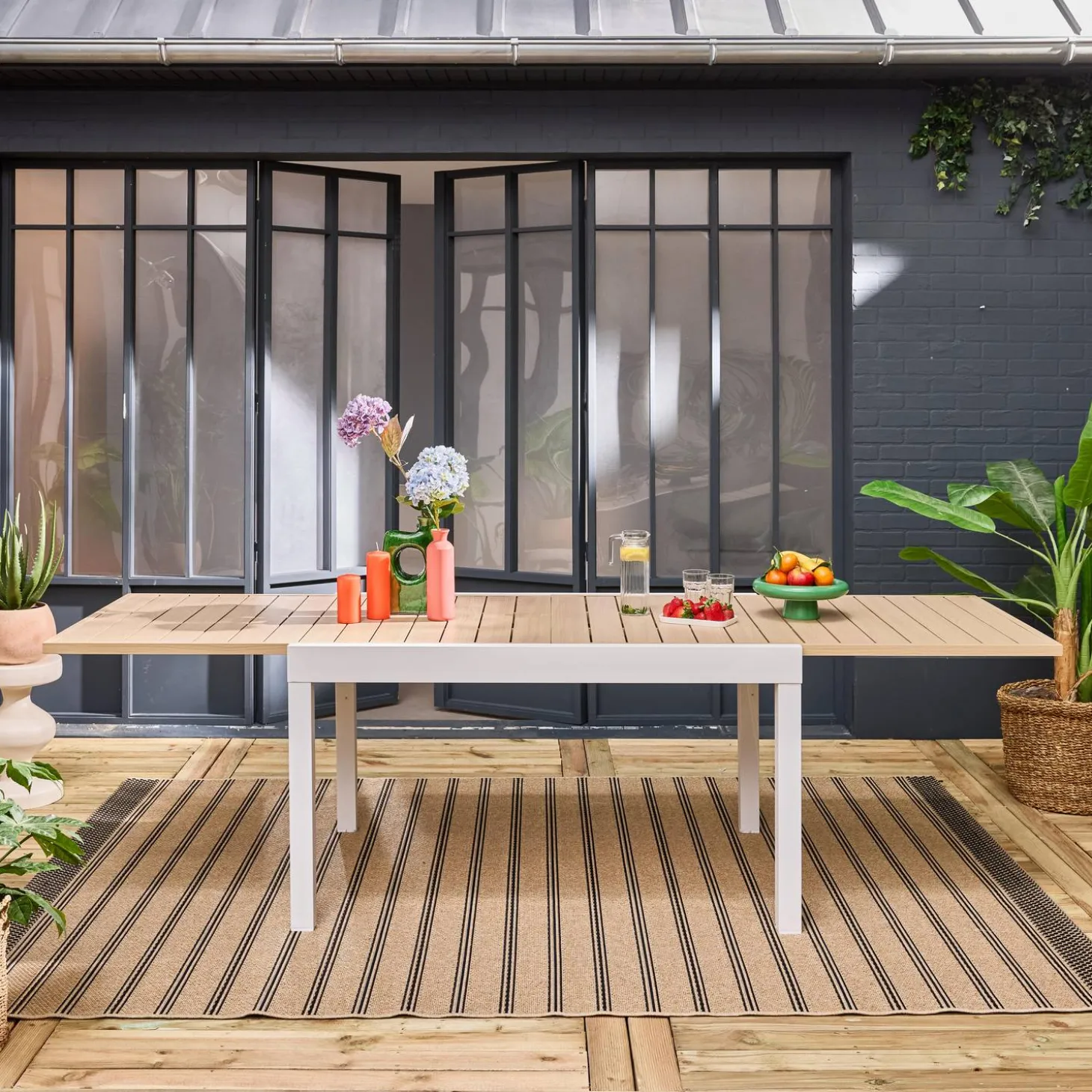 Extendable aluminum garden table, 8 seats