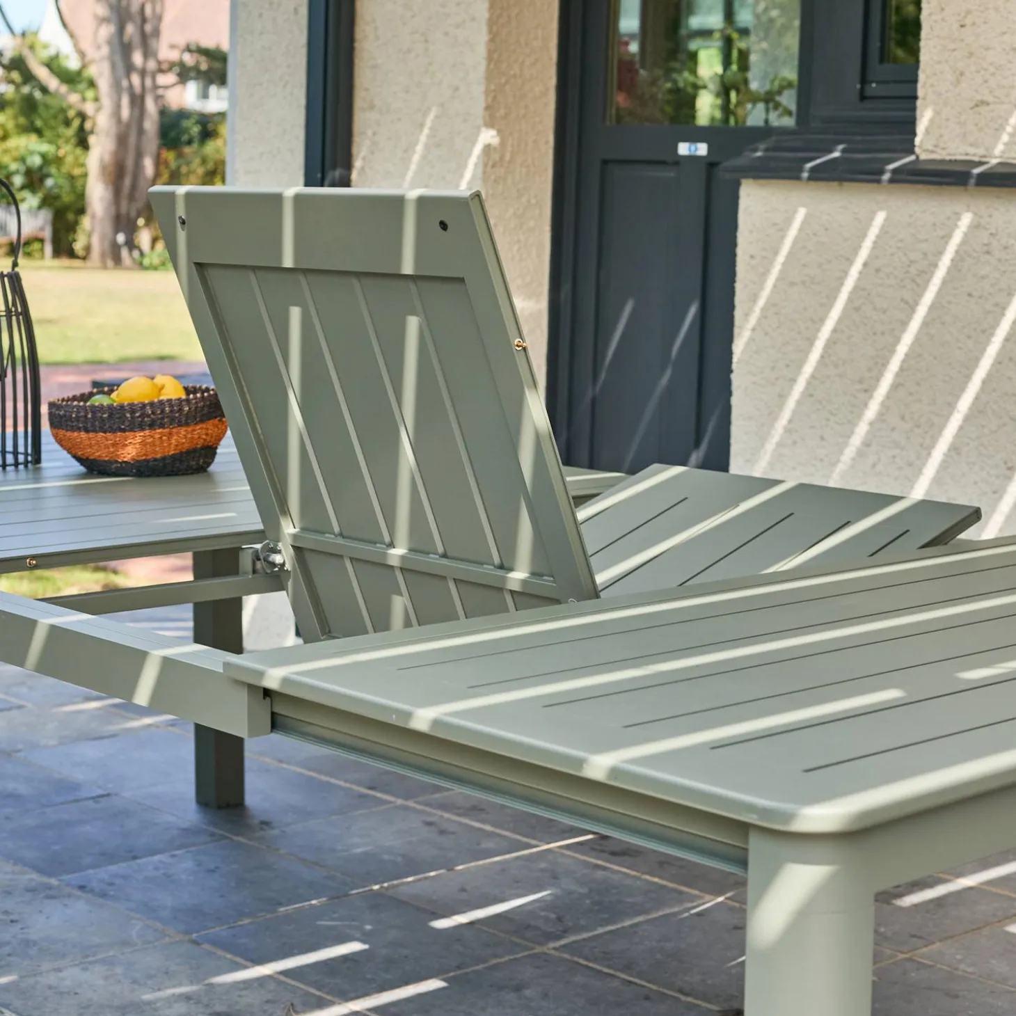 Extendable aluminum garden table 199/258,5 cm seats 12