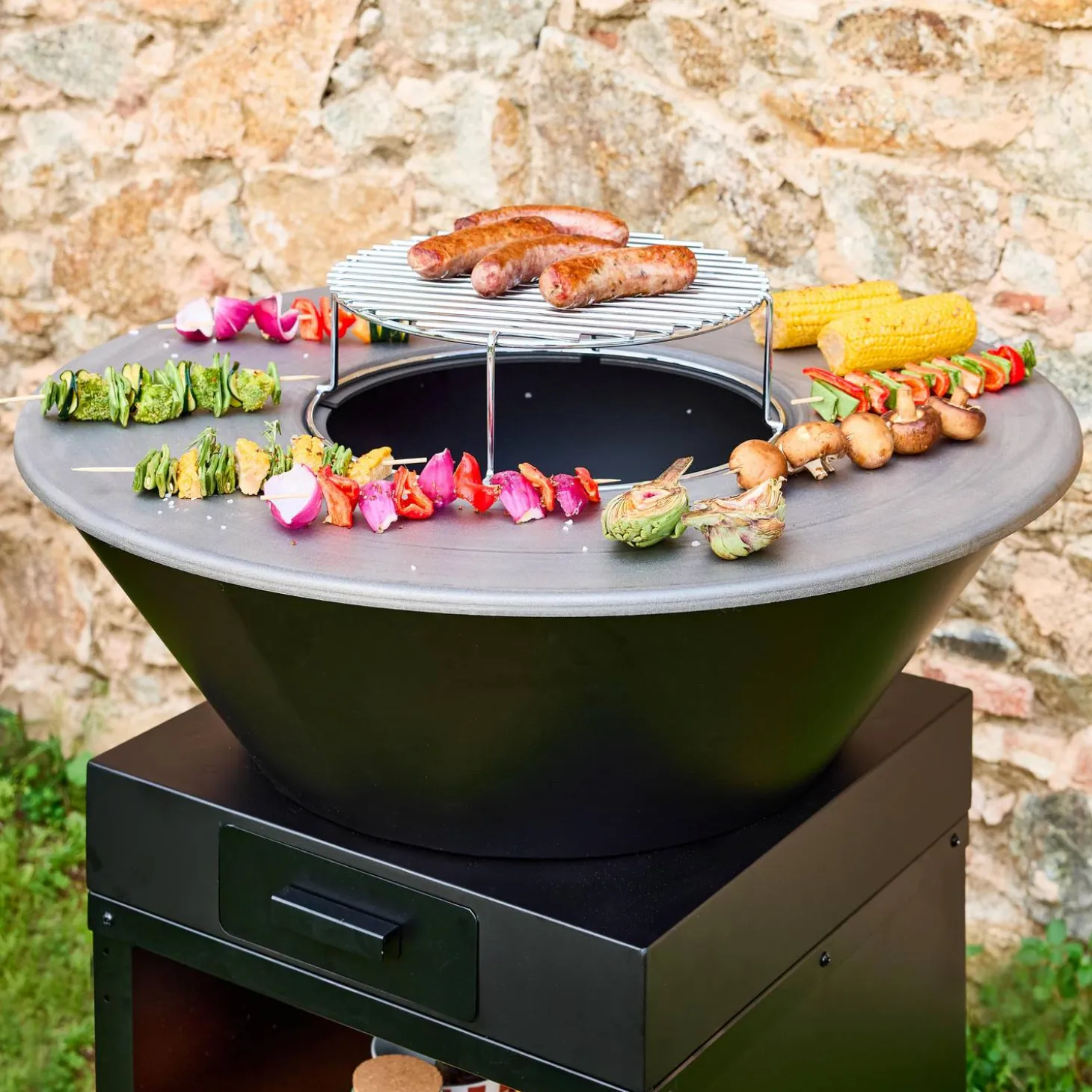 Fire pit barbecue Ø81.5 cm with cooking grill, wood storage, and cover