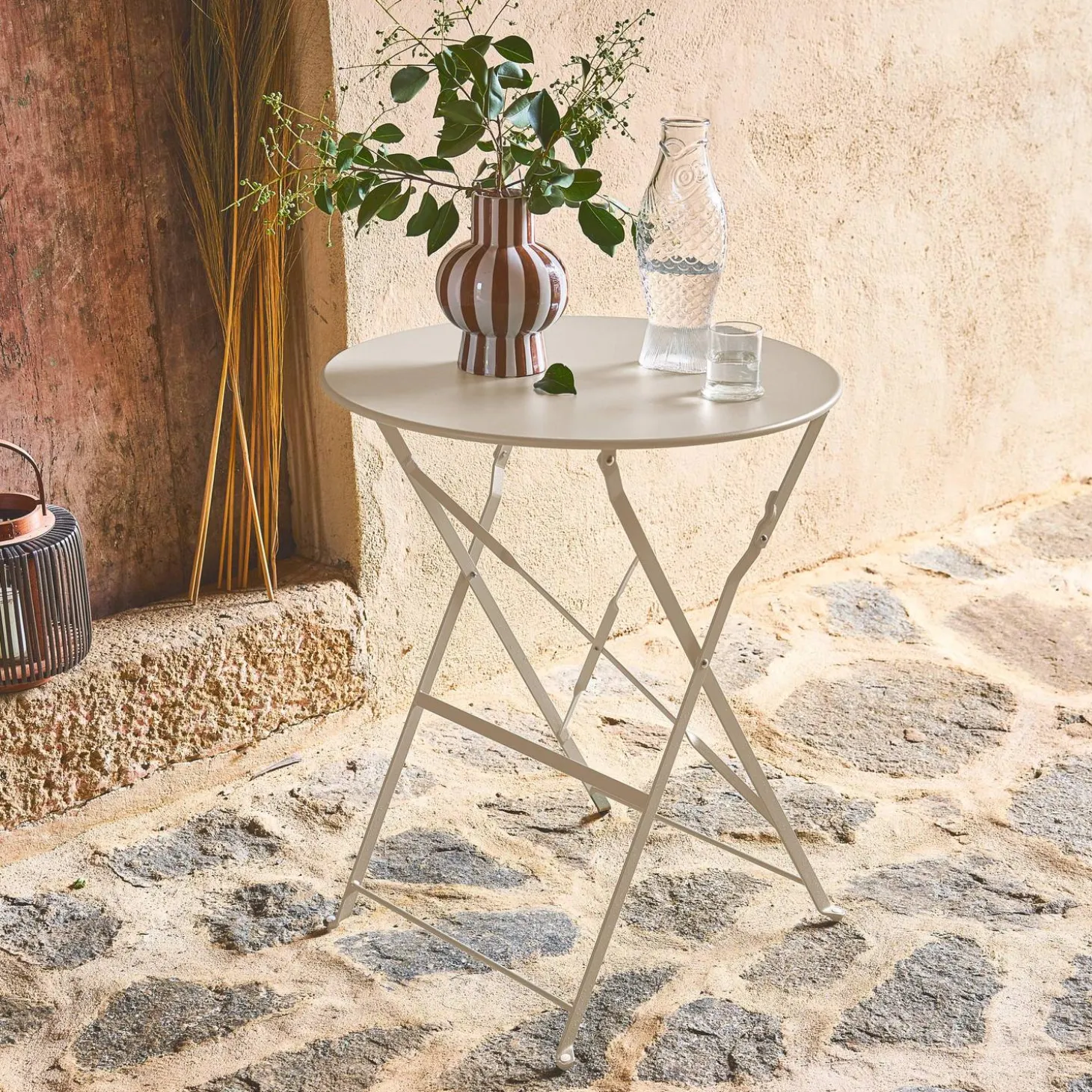 Folding metal bistro garden table Ø60cm, seats 2