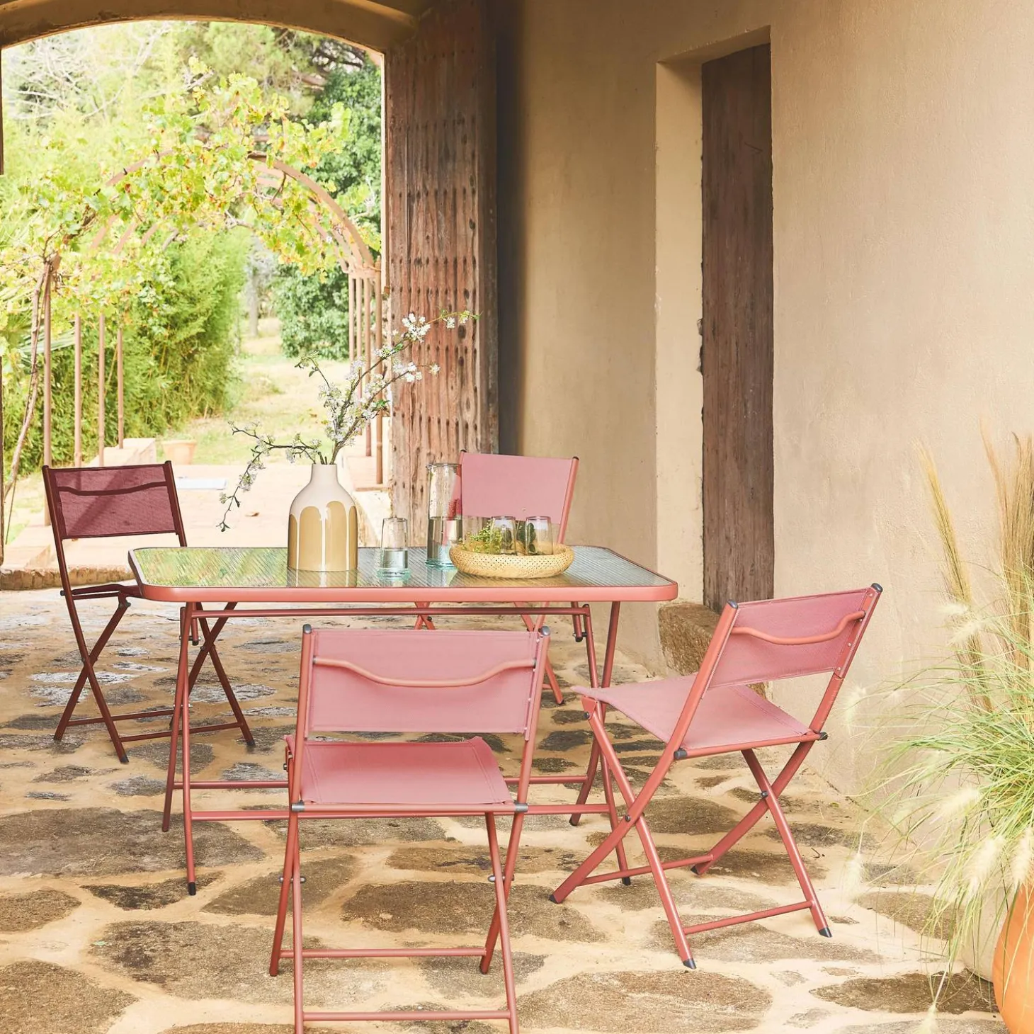 Folding steel garden table + 4 chairs