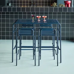 Garden high table with 4 steel bar stools