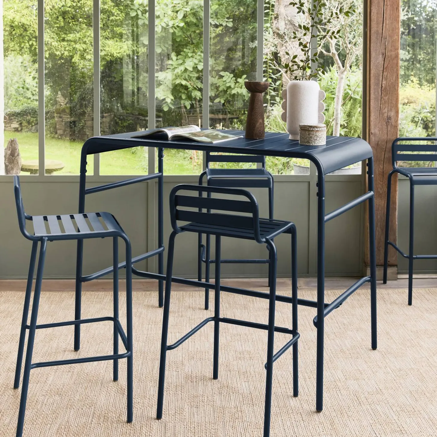 Garden high table with 4 steel bar stools