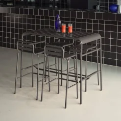 Garden high table with 4 steel bar stools