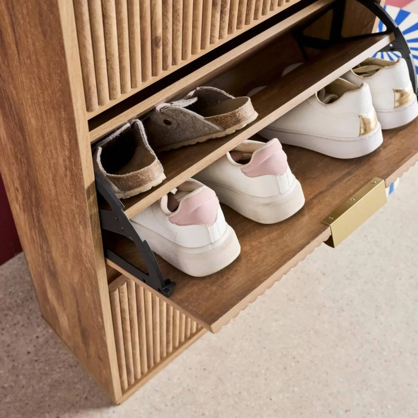 Grooved mango wood effect shoe cabinet with 3 drawers