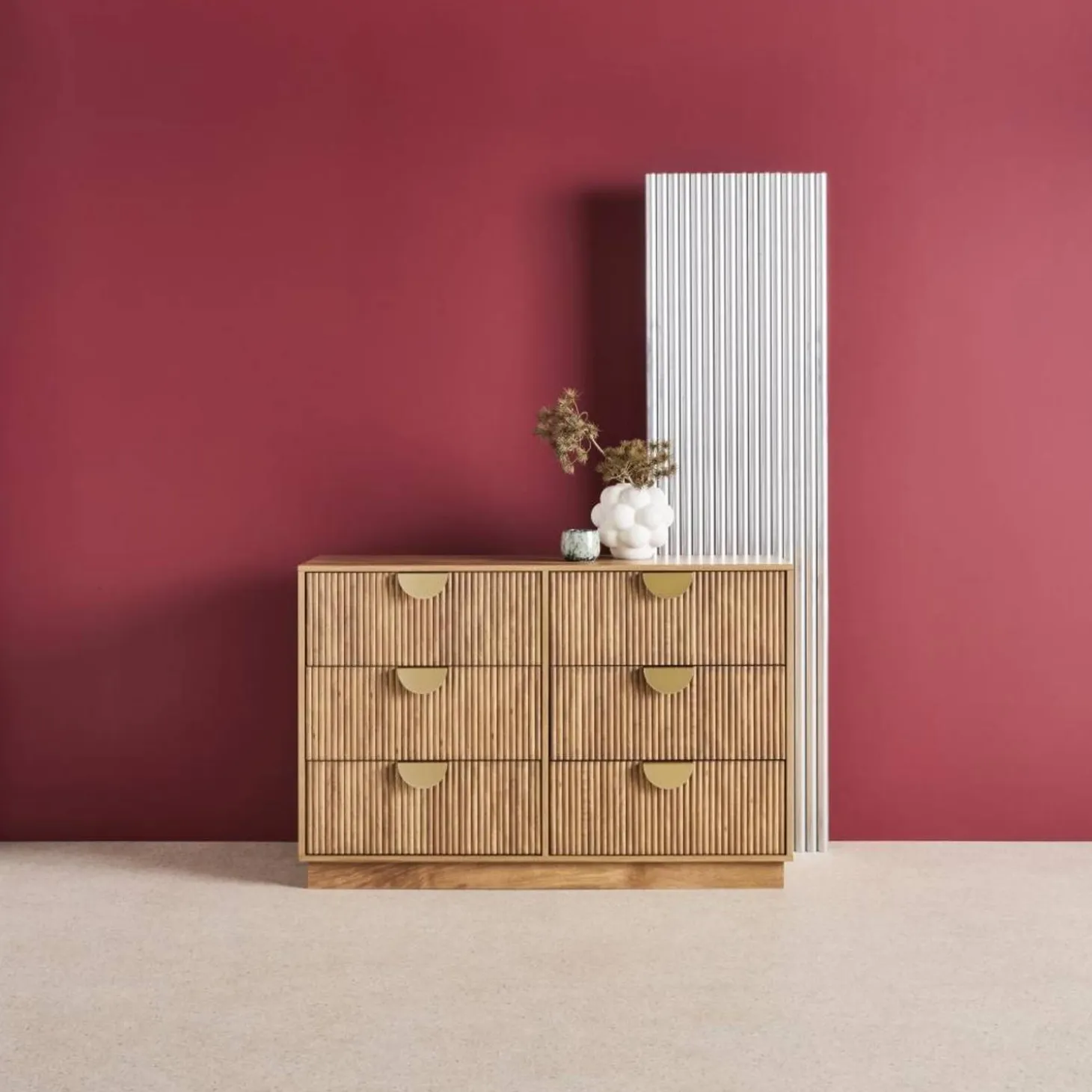 Grooved mango wood effect sideboard with 6 drawers