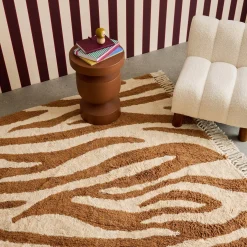 Indoor cotton rug with brick zebra pattern and fringes
