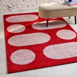 Indoor rug with modern pattern, red