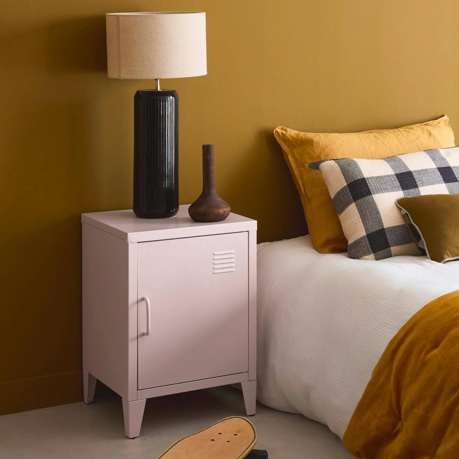 Industrial metal bedside table with 1 door