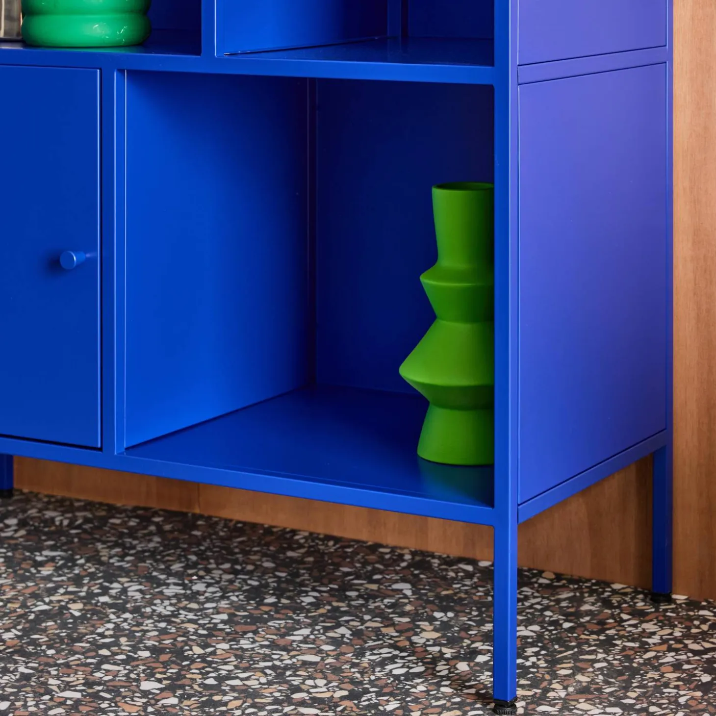 Industrial metal storage cabinet with 6 compartments