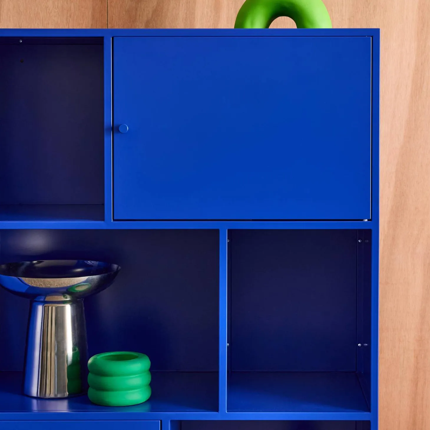 Industrial metal storage cabinet with 6 compartments