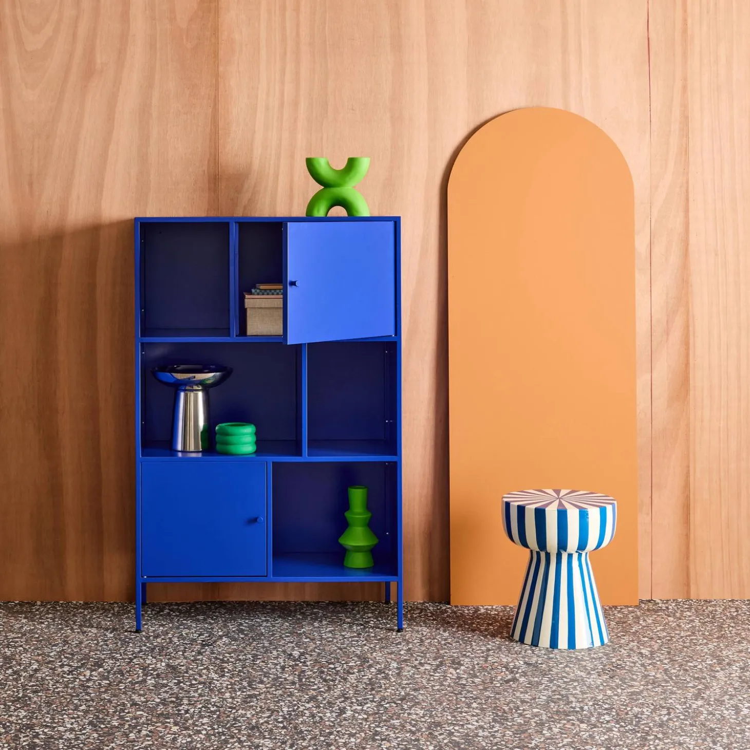 Industrial metal storage cabinet with 6 compartments