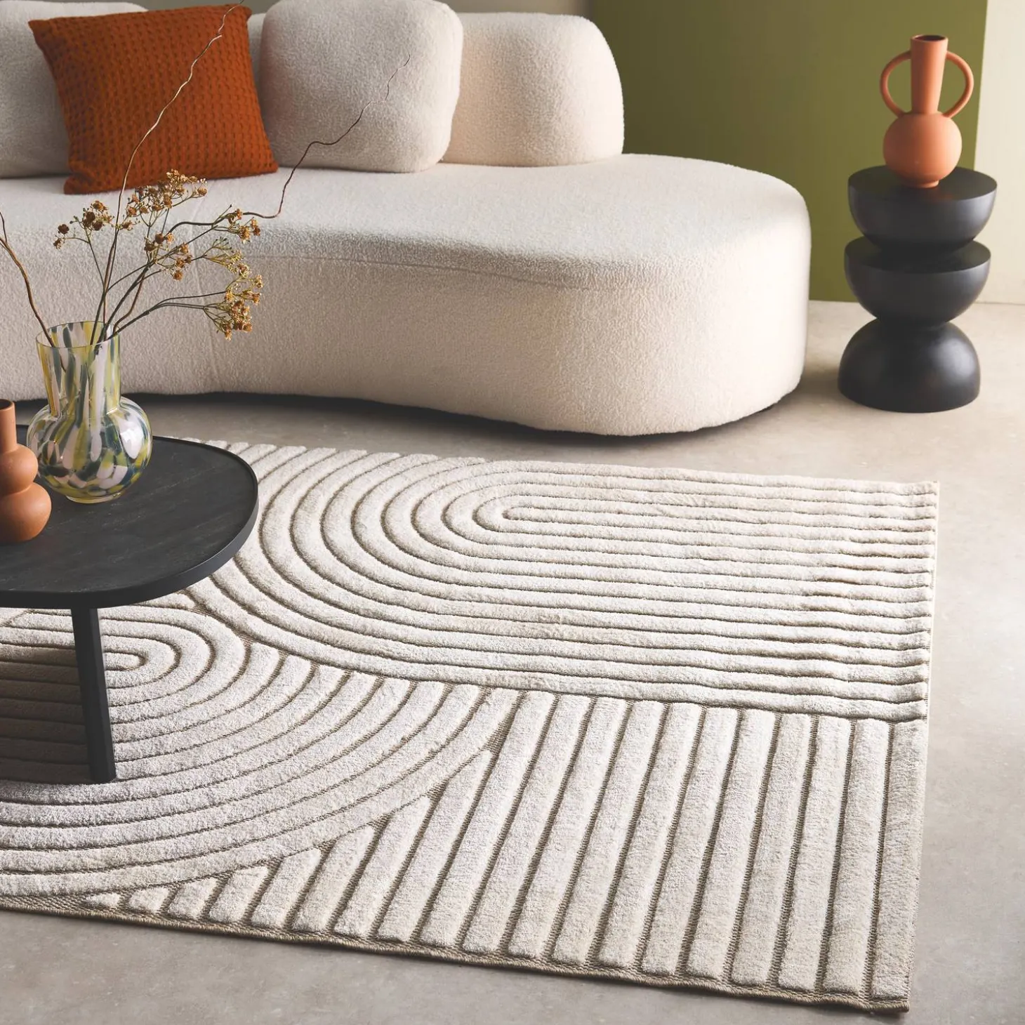 Interior rug with arches, beige and cream