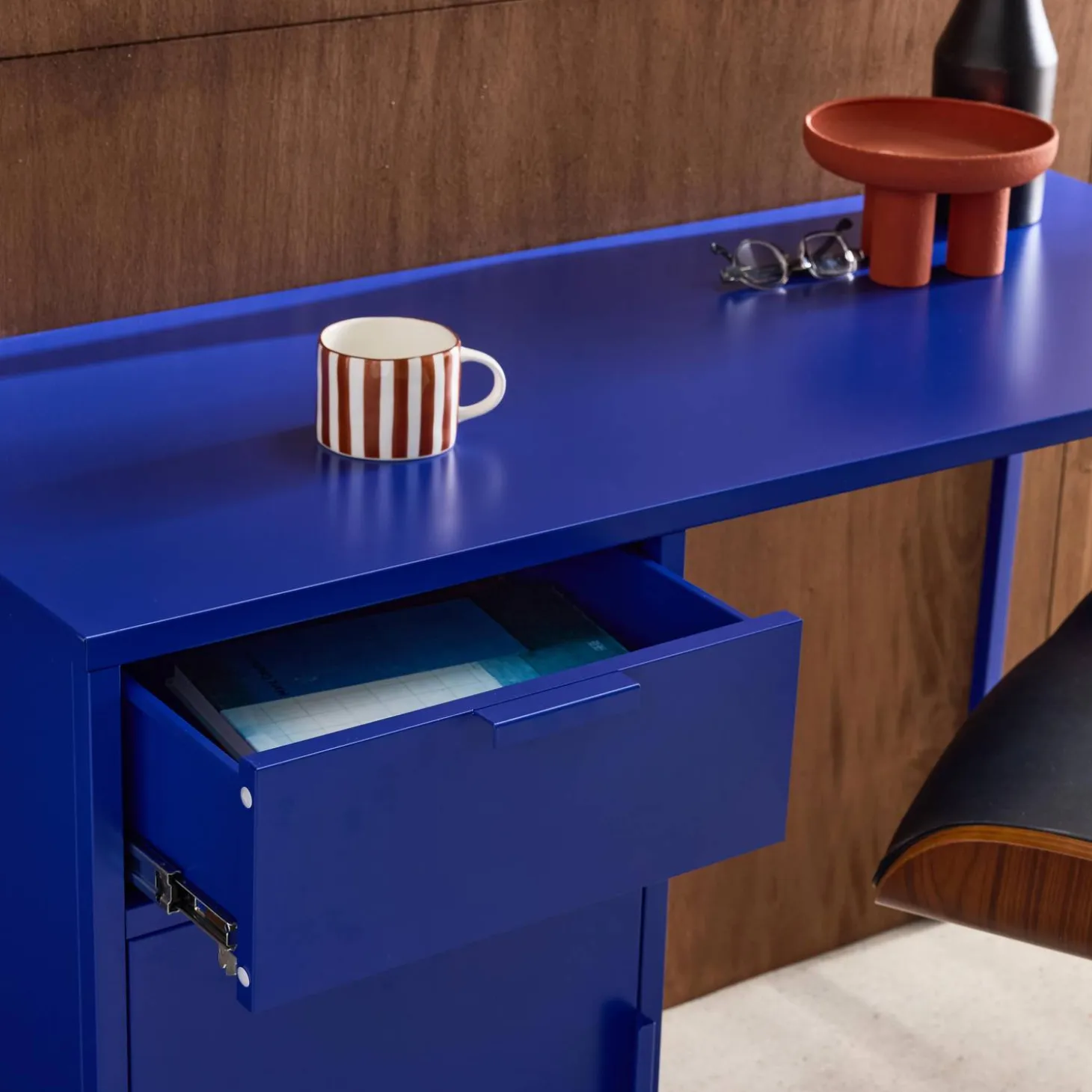 Laminated steel children's desk 1 drawer