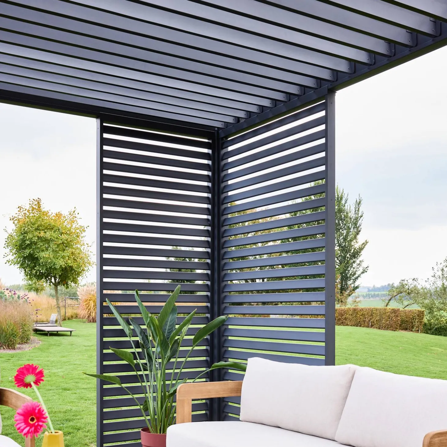 Louvered pergola Triomphe 3x4m + louvers 100cm + louvers 130cm