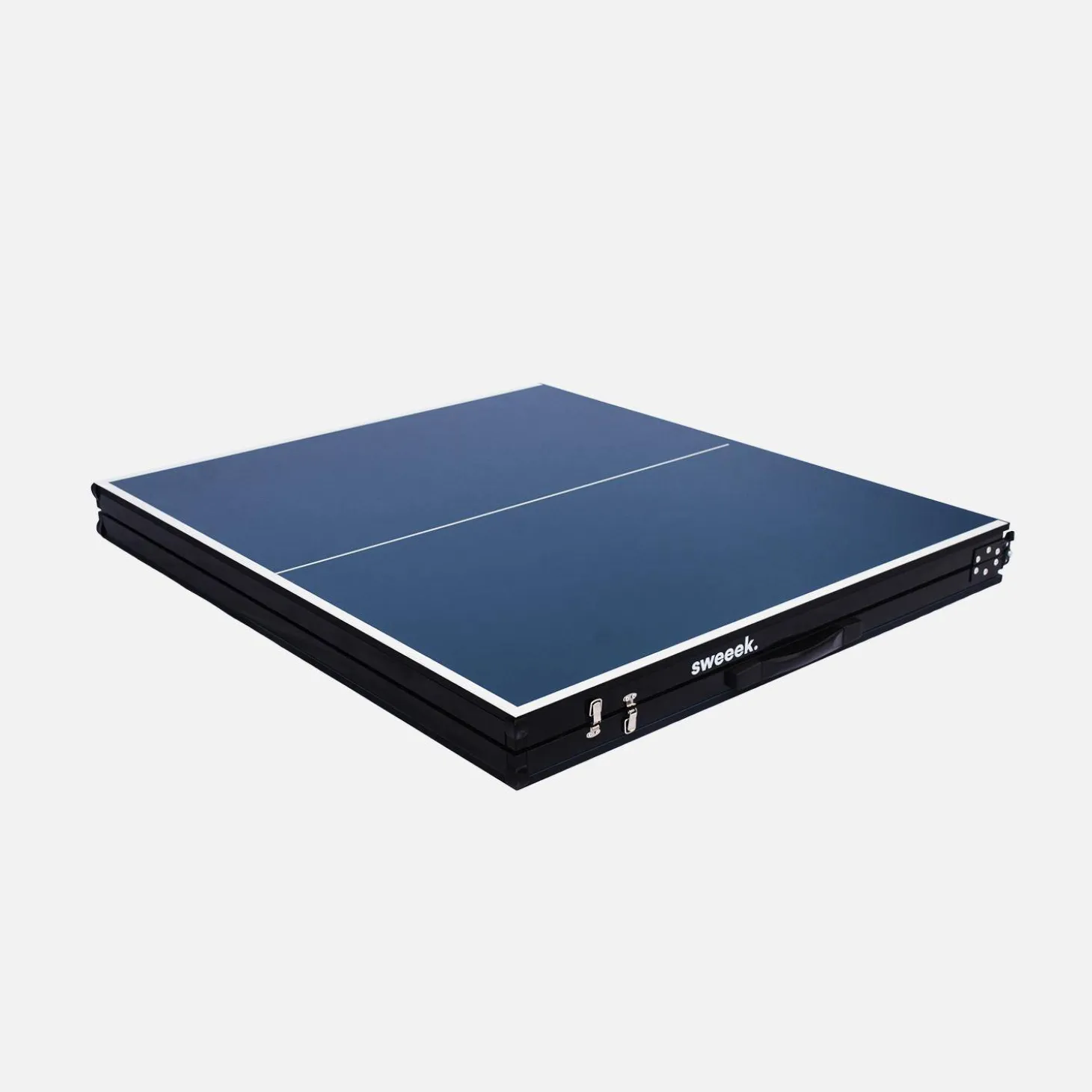 Medium indoor table tennis table with 2 bats and 3 balls