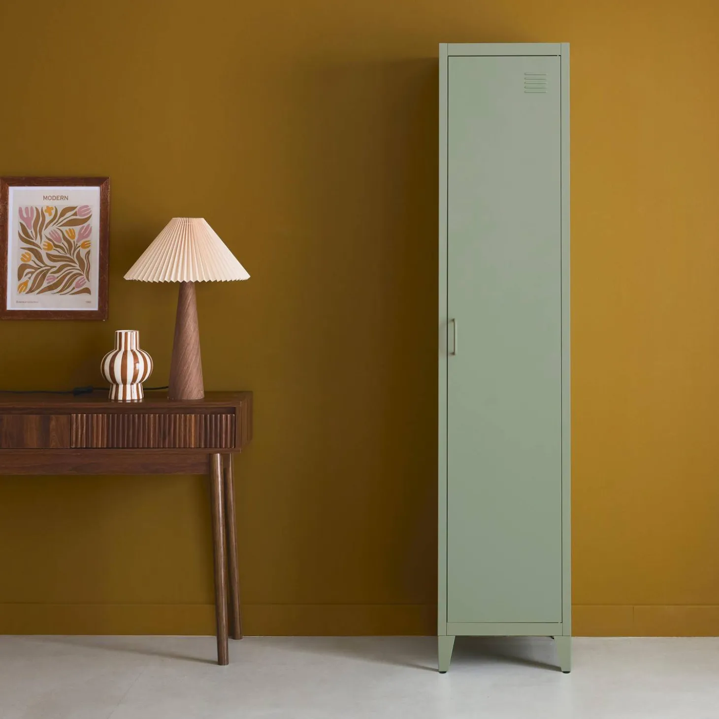 Metal cabinet/locker with 4 storage compartments, industrial-style