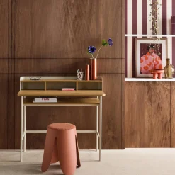 Metal desk with wood decor 3 niches