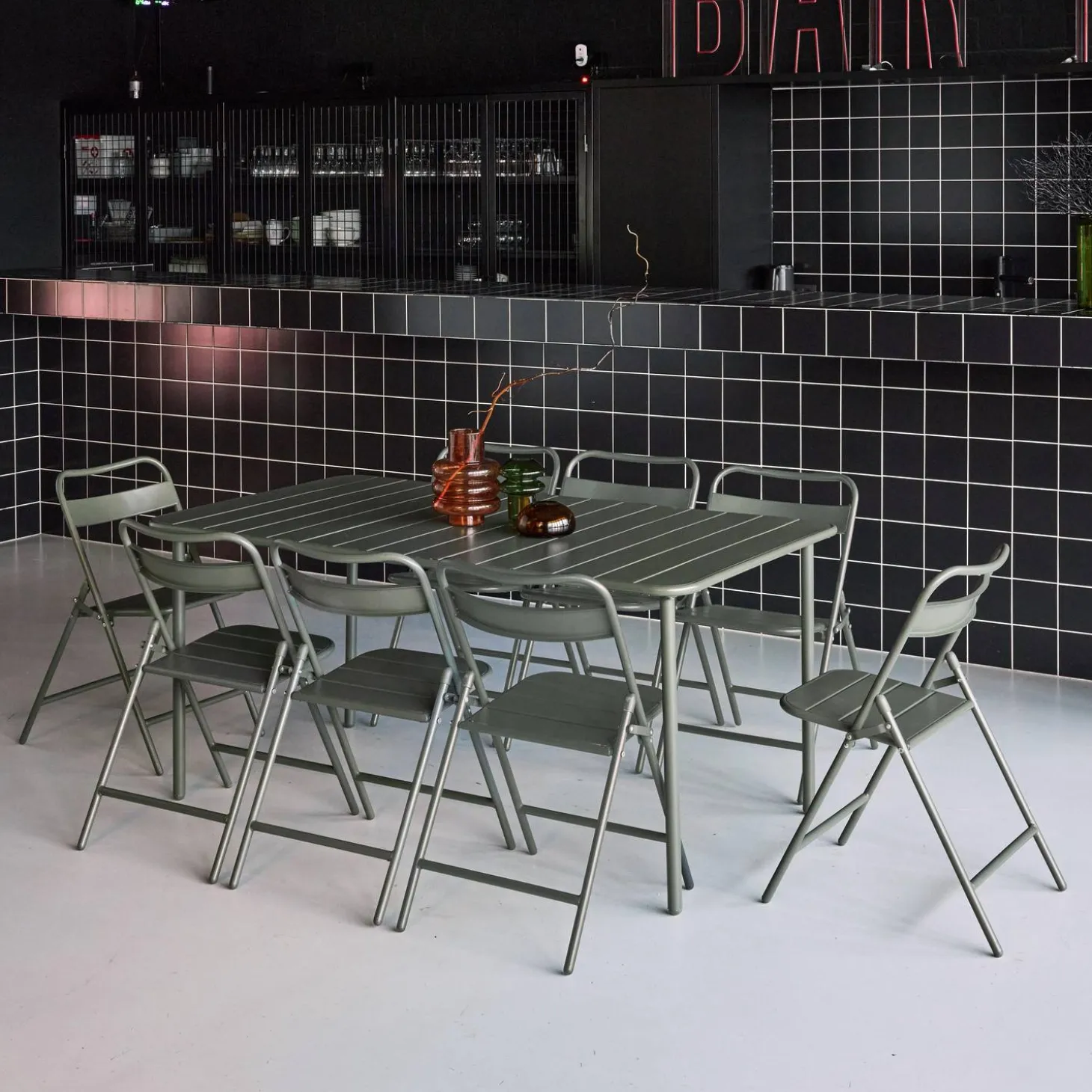 Metal garden table + 8 chairs